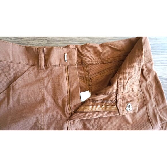 Brown Women's High-Waisted Stretchy Shorts – Size M - Picture 2 of 5